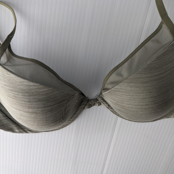 Victoria's Secret Convertible Padded Plunge Push Up Bra - 32 D - Picture 7 of 7